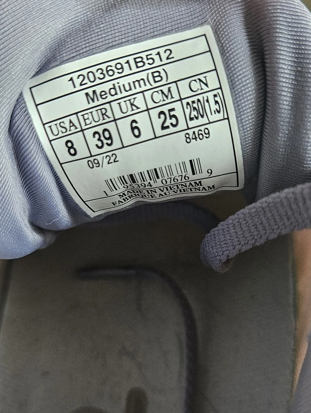 Brooks Women's Tan and Gray Athletic Running Shoes